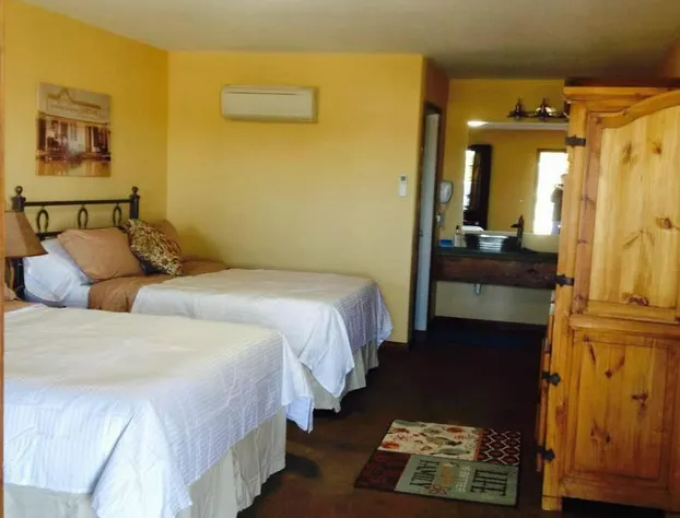 HH Creek Inn hotel detail image 2