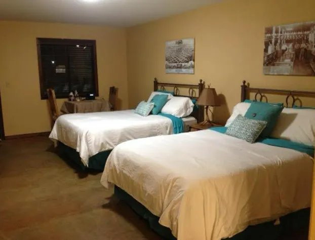 HH Creek Inn hotel detail image 3