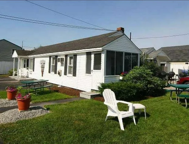 Carriage House Motel Cottages & Suites hotel detail image 4