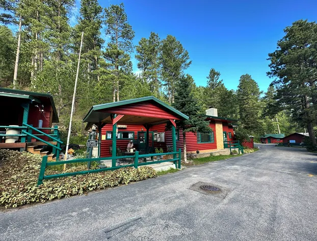 Ponderosa Pines Inn and Cabins hotel detail image 1