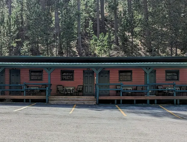 Ponderosa Pines Inn and Cabins hotel detail image 2