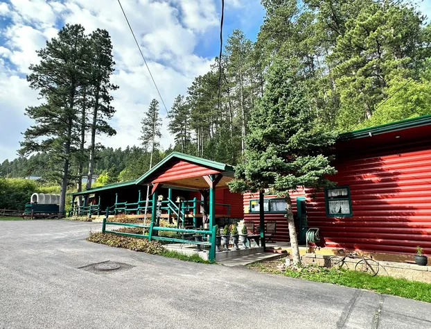 Ponderosa Pines Inn and Cabins hotel detail image 3