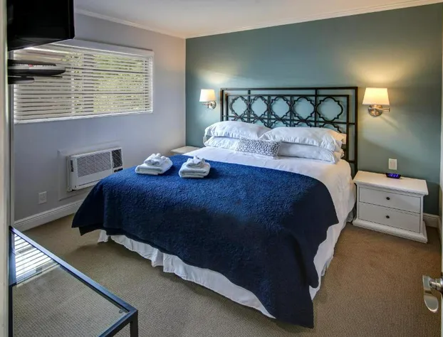 May-Dee Suites hotel detail image 4