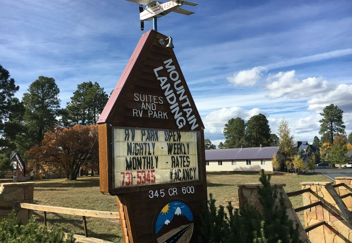 Mountain Landing Suites & RV Park hotel hero