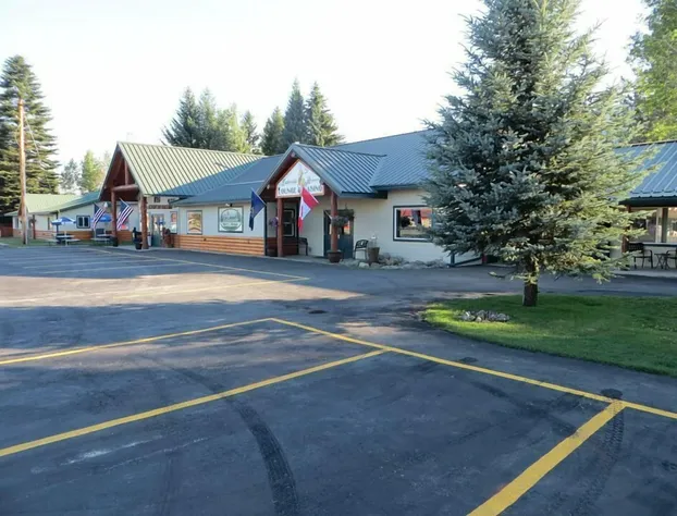 Lakeside Resort and Motel hotel detail image 1