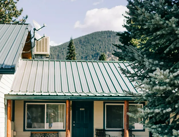 Lakeside Resort and Motel hotel detail image 2