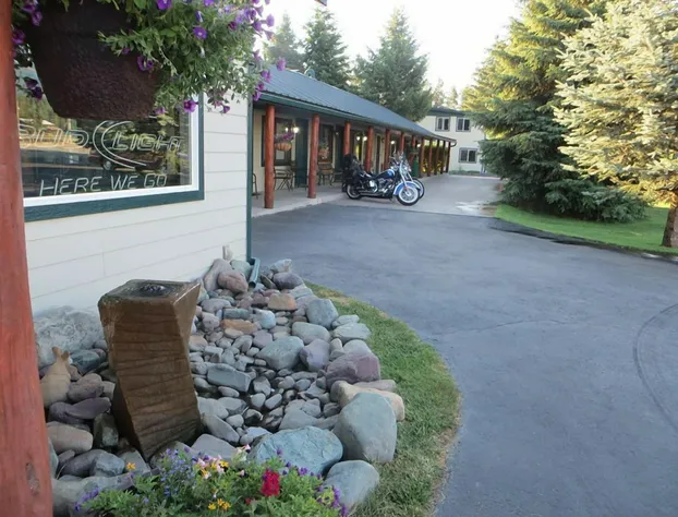 Lakeside Resort and Motel hotel detail image 3