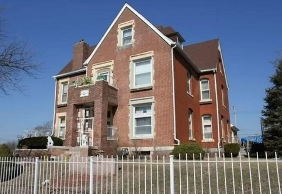 Central West End B&B hotel hero