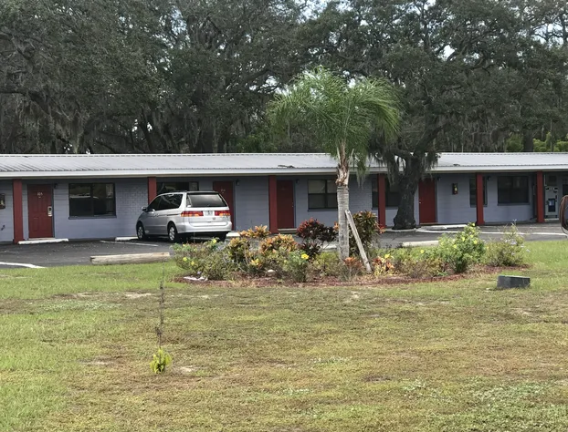 Oak Tree Inn hotel detail image 1