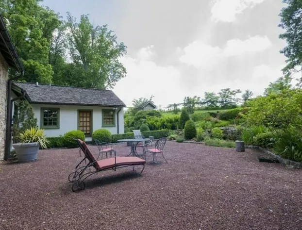 The Buck School Inn hotel detail image 1