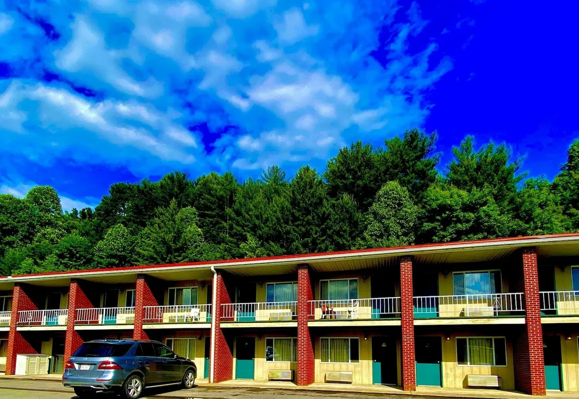 Sutton Lane Motel hotel hero