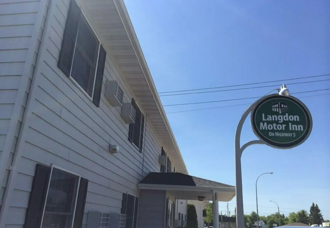 Langdon Motor Inn hotel hero