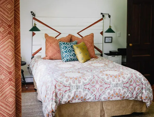 Burdett House Bed & Breakfast hotel detail image 4