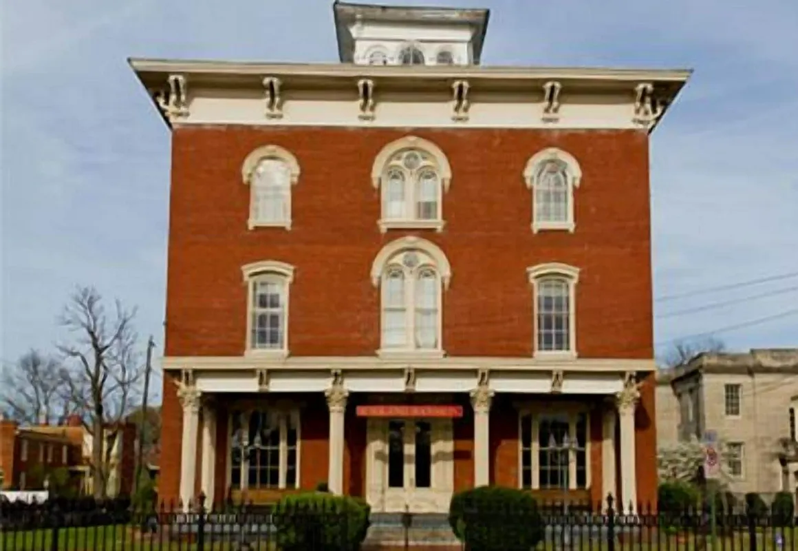 Ragland Mansion Bed & Breakfast hotel hero