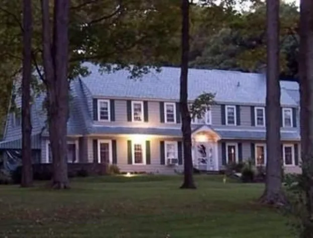 Maple Springs Lake Side Inn hotel detail image 4