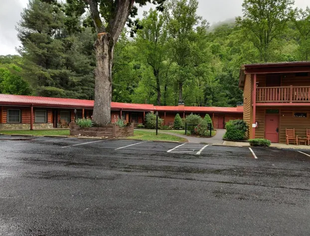 Smoky Falls Lodge hotel detail image 4