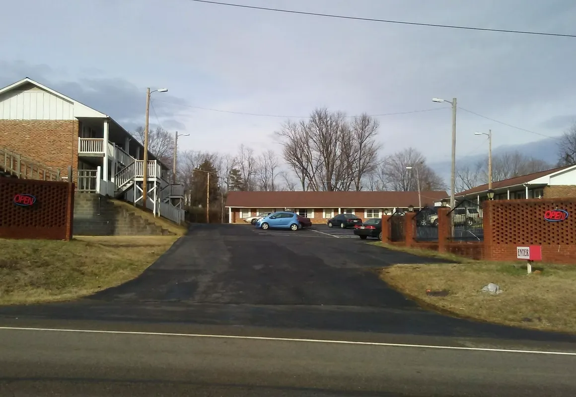 Park n Stay Inn hotel hero