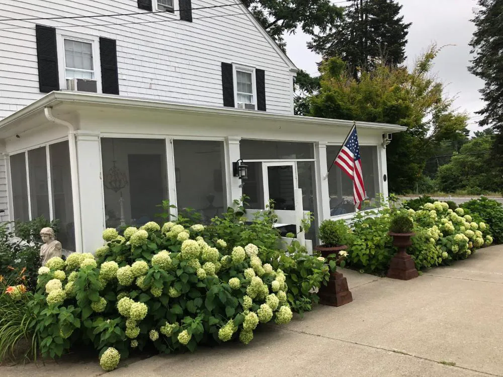 Silvershell Inn hotel hero