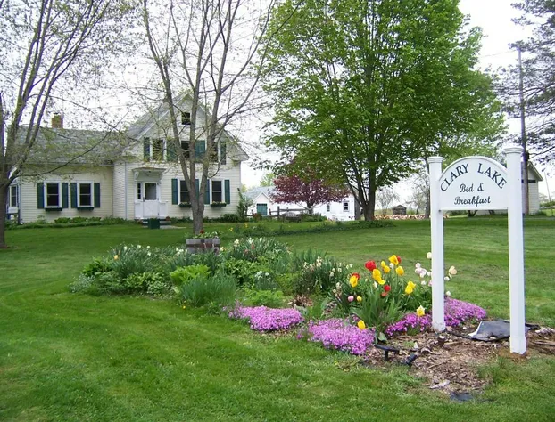 Clary Lake Bed and Breakfast hotel detail image 3