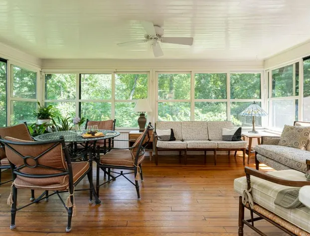 Pinecrest Bed & Breakfast hotel detail image 4