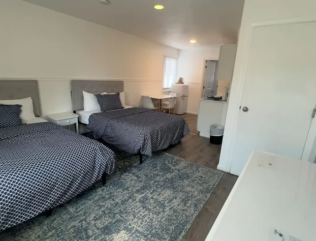 driftwood motel hotel detail image 4