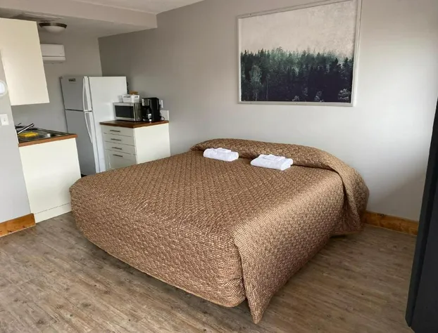 Caribou Lodge and Motel hotel detail image 4