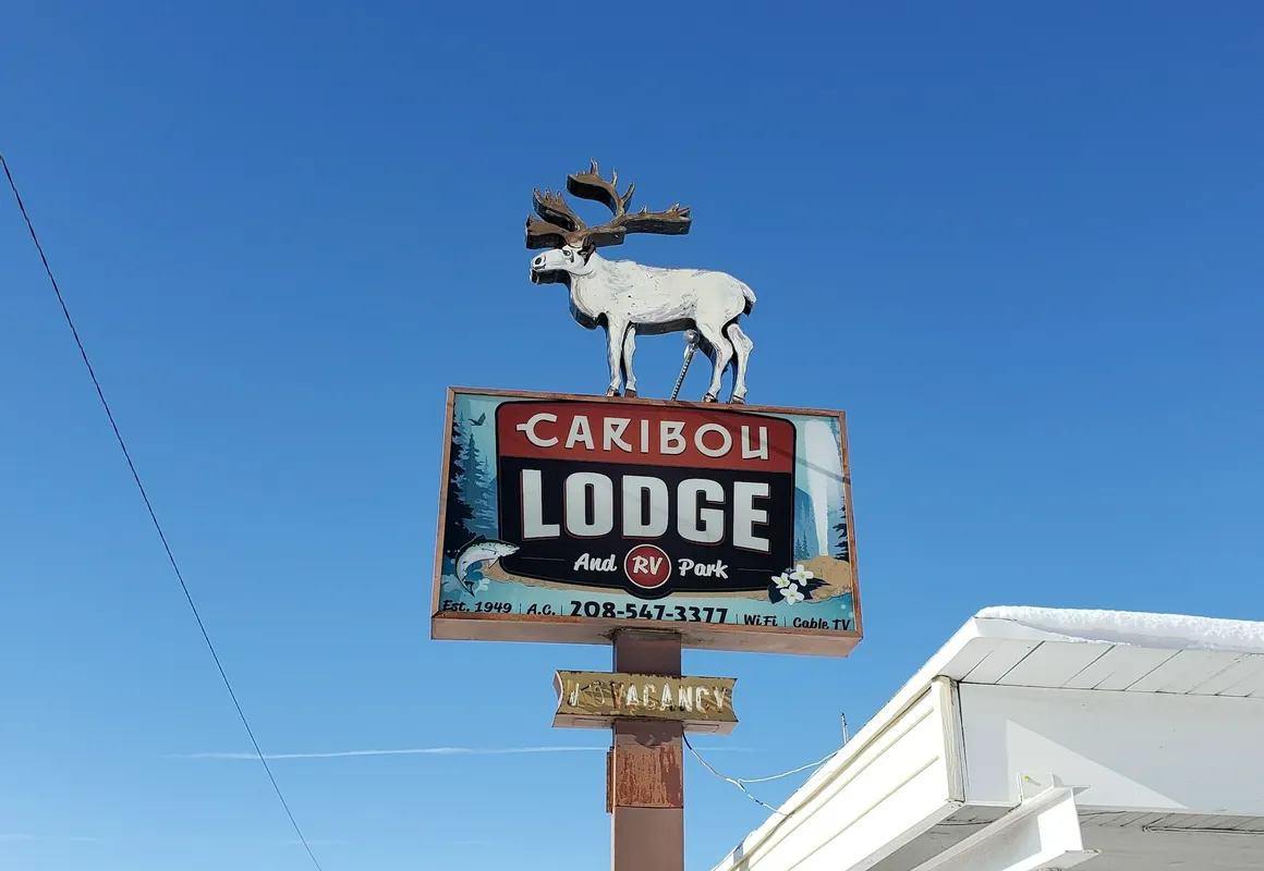 Caribou Lodge and Motel hotel hero