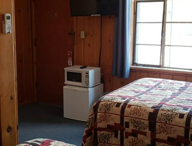 Caribou Lodge and Motel hotel detail image 4