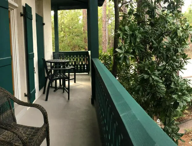 Hibiscus Coffee & Guesthouse hotel detail image 2