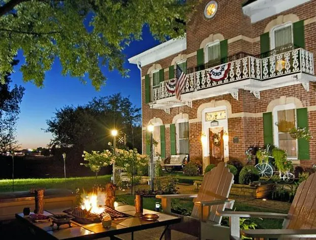 Cloran Mansion Bed & Breakfast hotel detail image 1