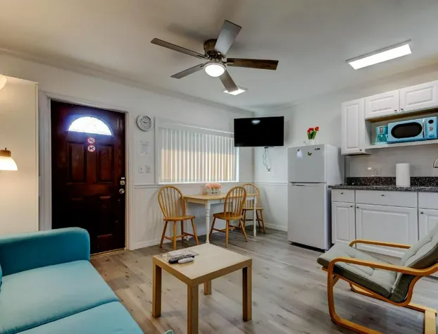 Carousel Suites hotel detail image 3