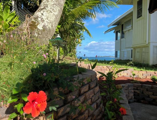 Hilo Bay Oceanfront B&B hotel detail image 2
