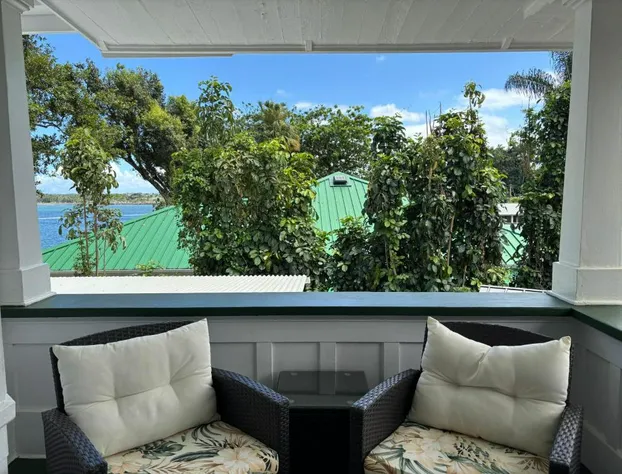 Hilo Bay Oceanfront B&B hotel detail image 3