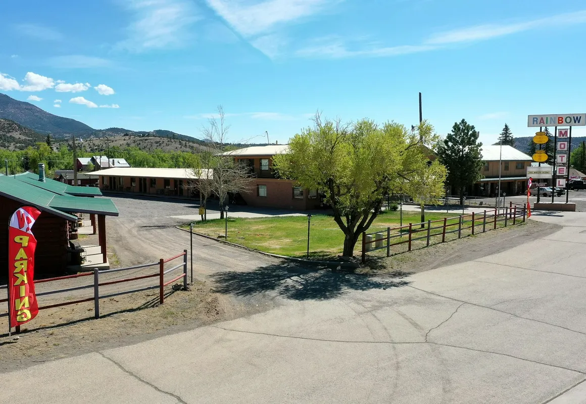 Rainbow Lodge hotel hero