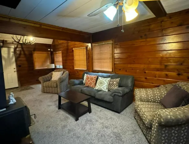 Crest Lodge Historic Mountain Inn hotel detail image 4