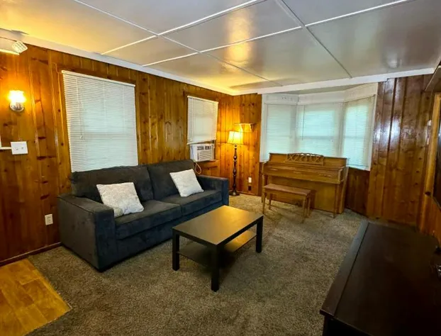 Crest Lodge Historic Mountain Inn hotel detail image 2