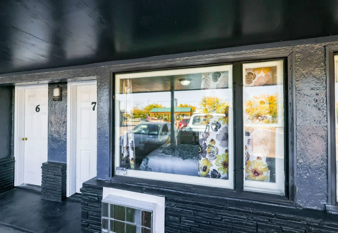 Cottage Inn hotel hero