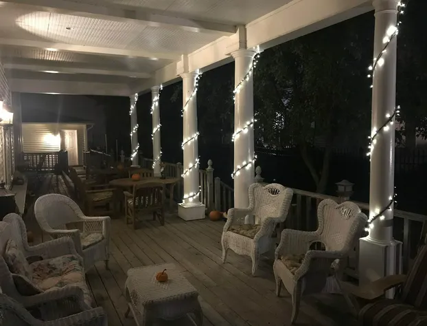 The Wen Inn formerly Andor Wenneson hotel detail image 1