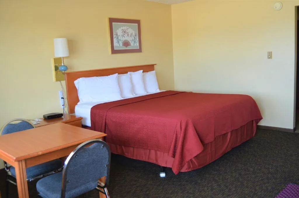 Midway Motel hotel hero