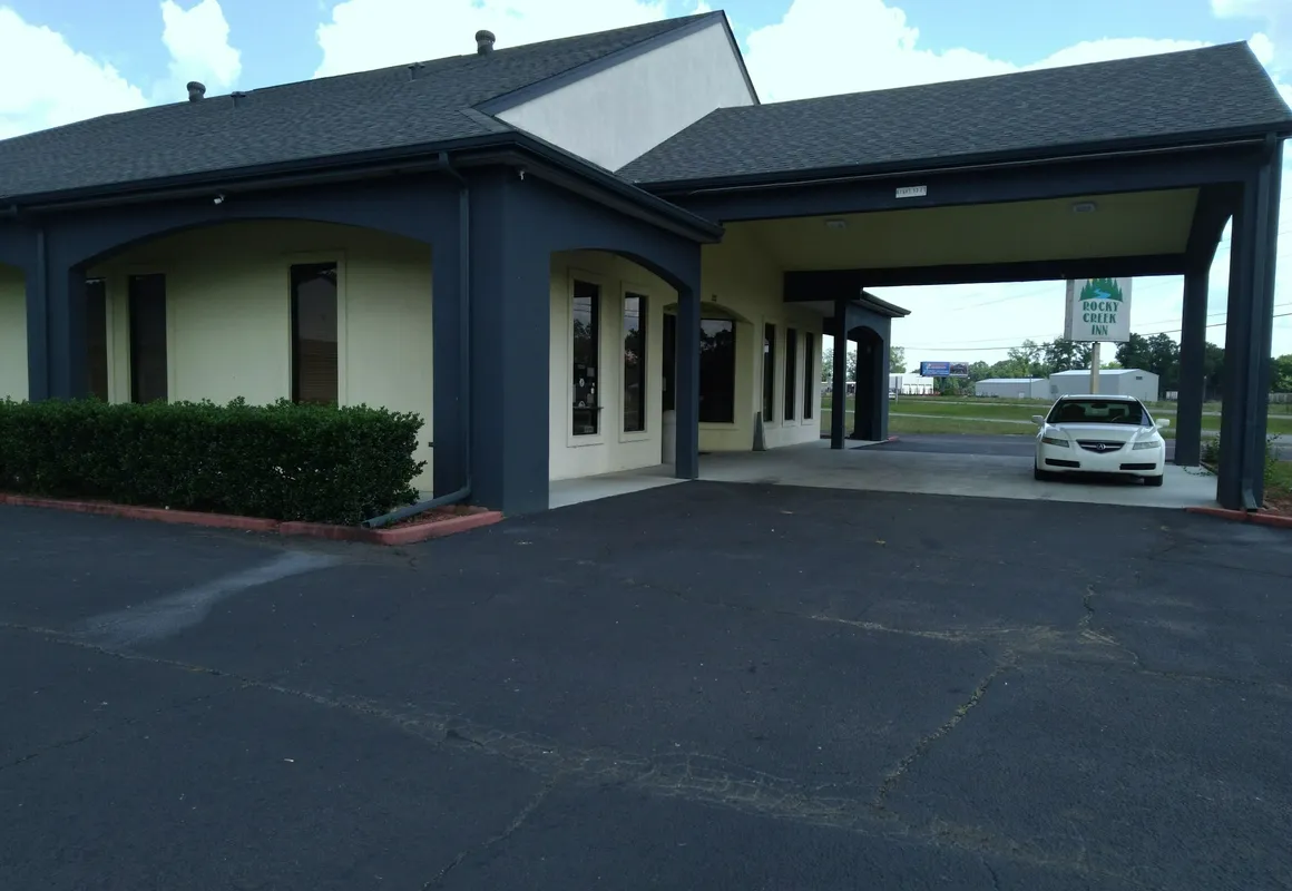 Rocky Creek Inn hotel hero