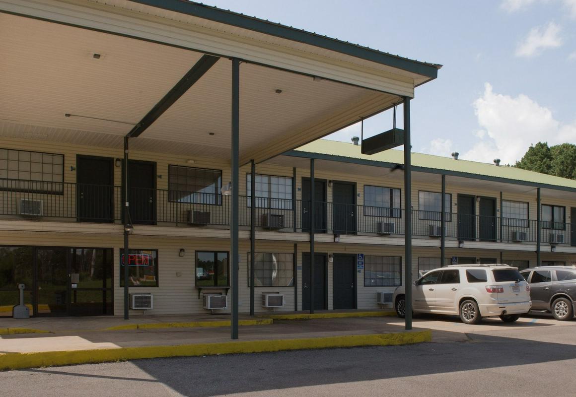 Motel 103 hotel hero