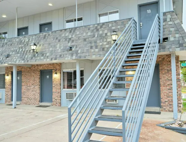 The Oakwood Inn hotel detail image 2