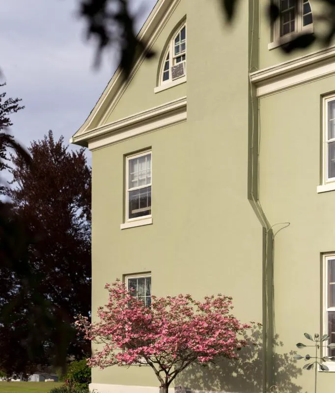 Yale Manor B&B and Yurt Glamping hotel hero