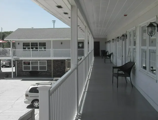 Brewer Motor Inn hotel detail image 3