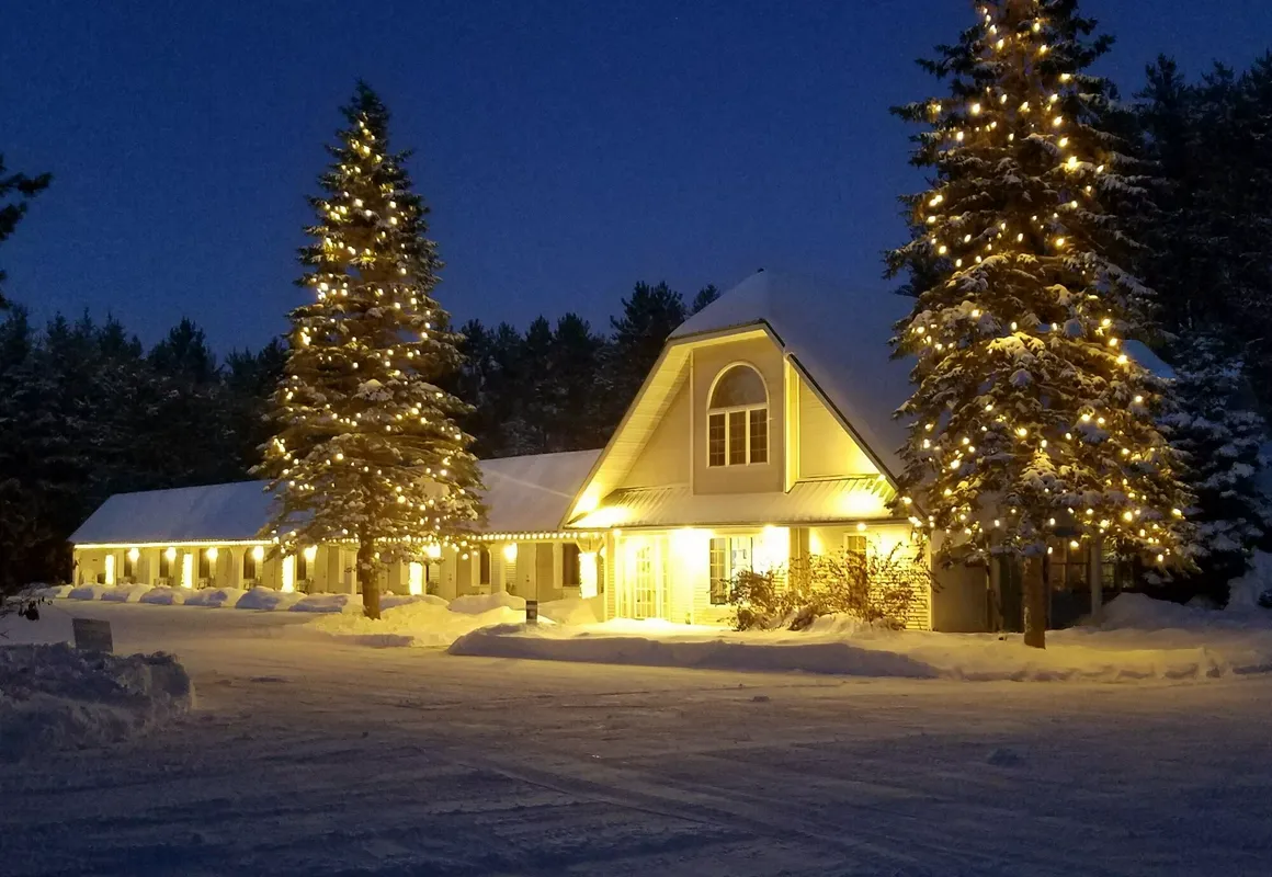 Northwoods Motel hotel hero