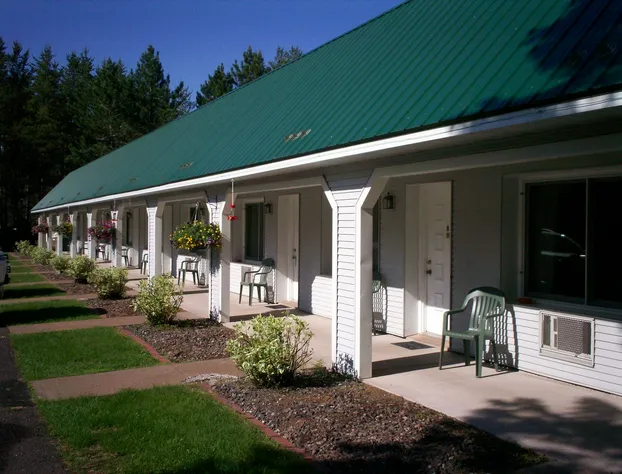 Northwoods Motel hotel detail image 2