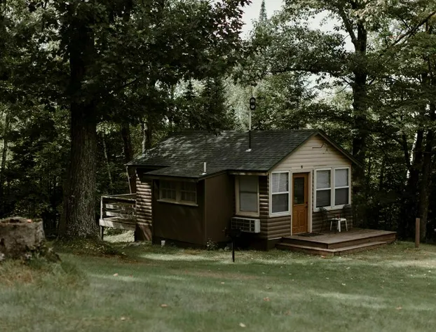 Hanging Horn Lakeside Resort hotel detail image 1