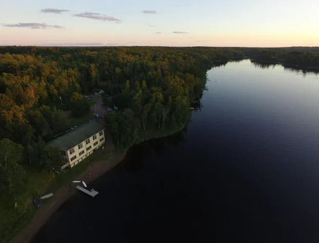 Hanging Horn Lakeside Resort hotel detail image 4