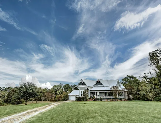 Clyde and Marie's Bed & Breakfast hotel detail image 2