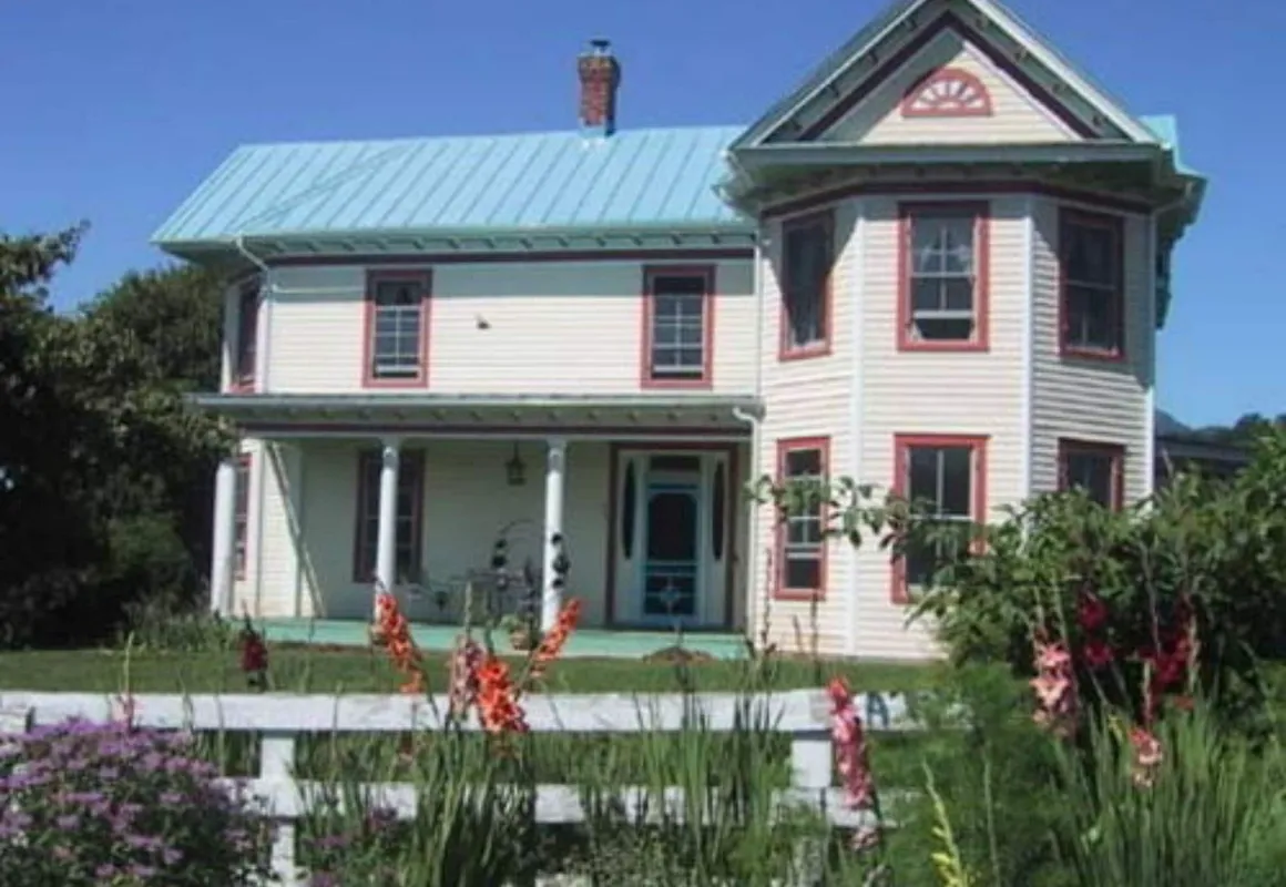 Belle Meade Bed and Breakfast hotel hero